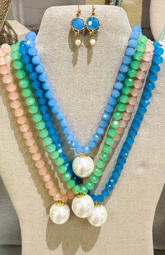 Color Fun Necklace with Mother of Pearl Pendant