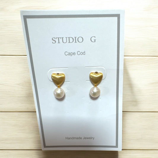 Petite Heart and Pearl Stud Earring